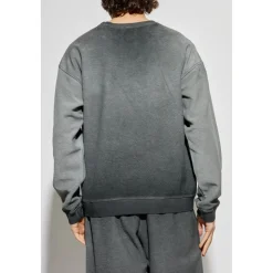 Sweatshirts & Hoodies
