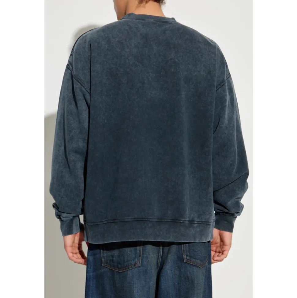 Sweatshirts & Hoodies