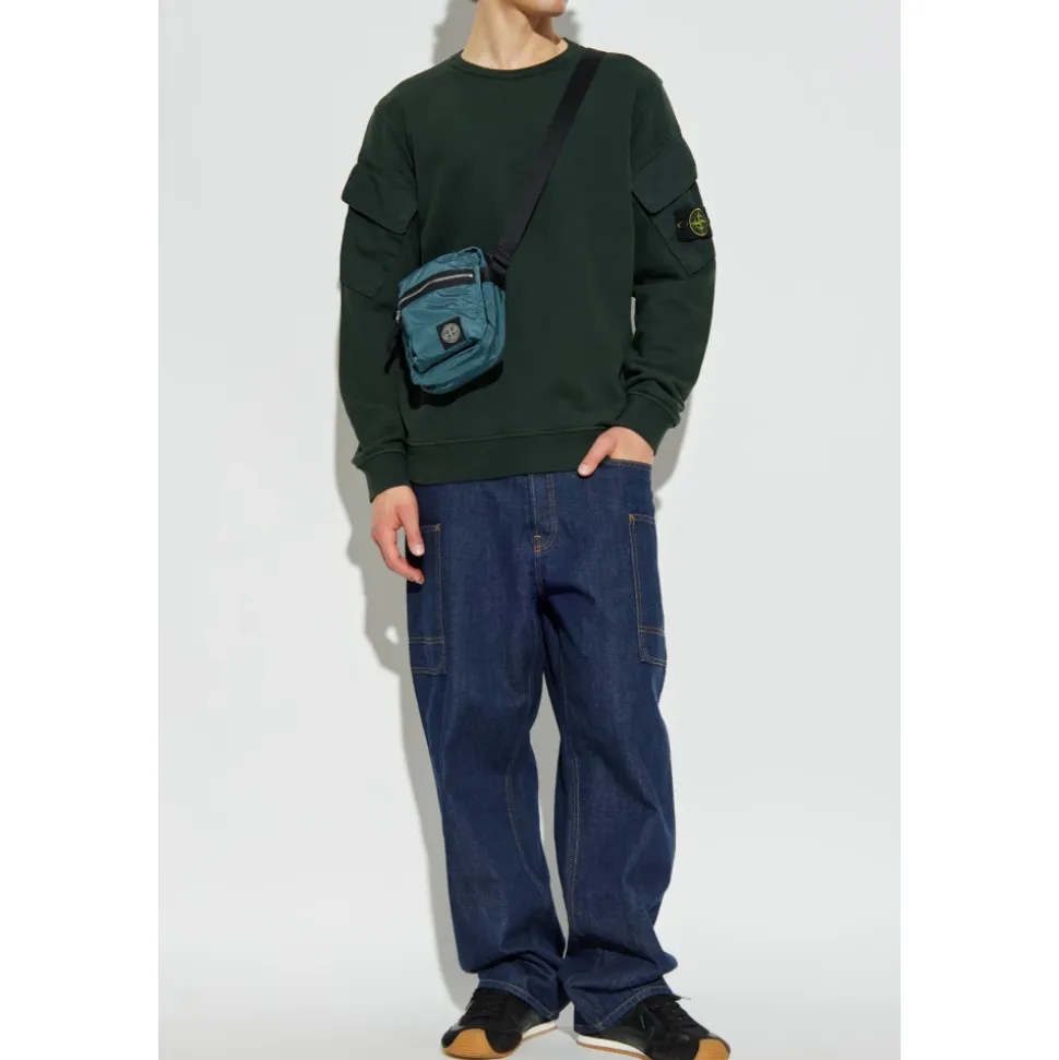 Sweatshirts & Hoodies