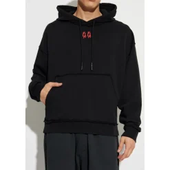 Sweatshirts & Hoodies