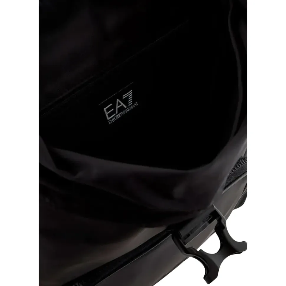 Train U Backpack Tech