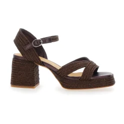 Vallita Flat Sandal