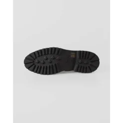 Vielseitige Schnürstiefel für Traktion