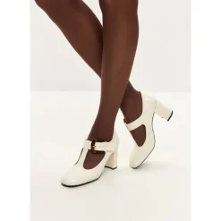 Vintage Buckle Patent Leather Pumps - White