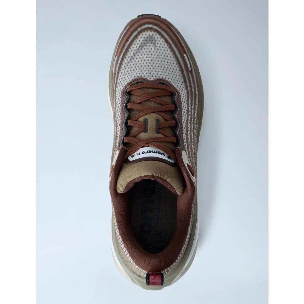 Vomero Plus QS Sneakers