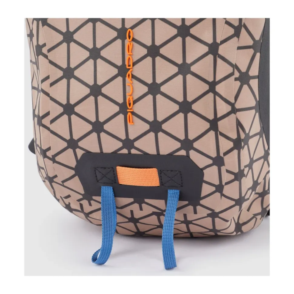 Wasserdichter Rolltop-Rucksack aus 40% recyceltem Gewebe