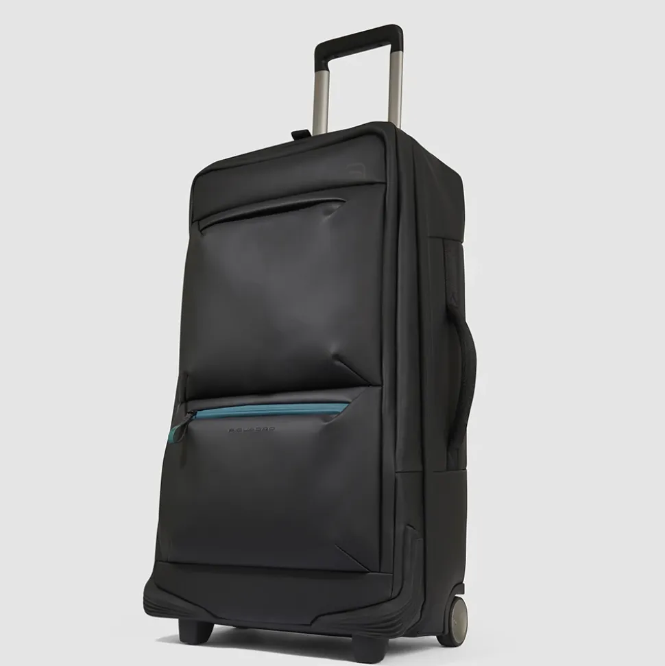 Water resistant duffle bag with wheels