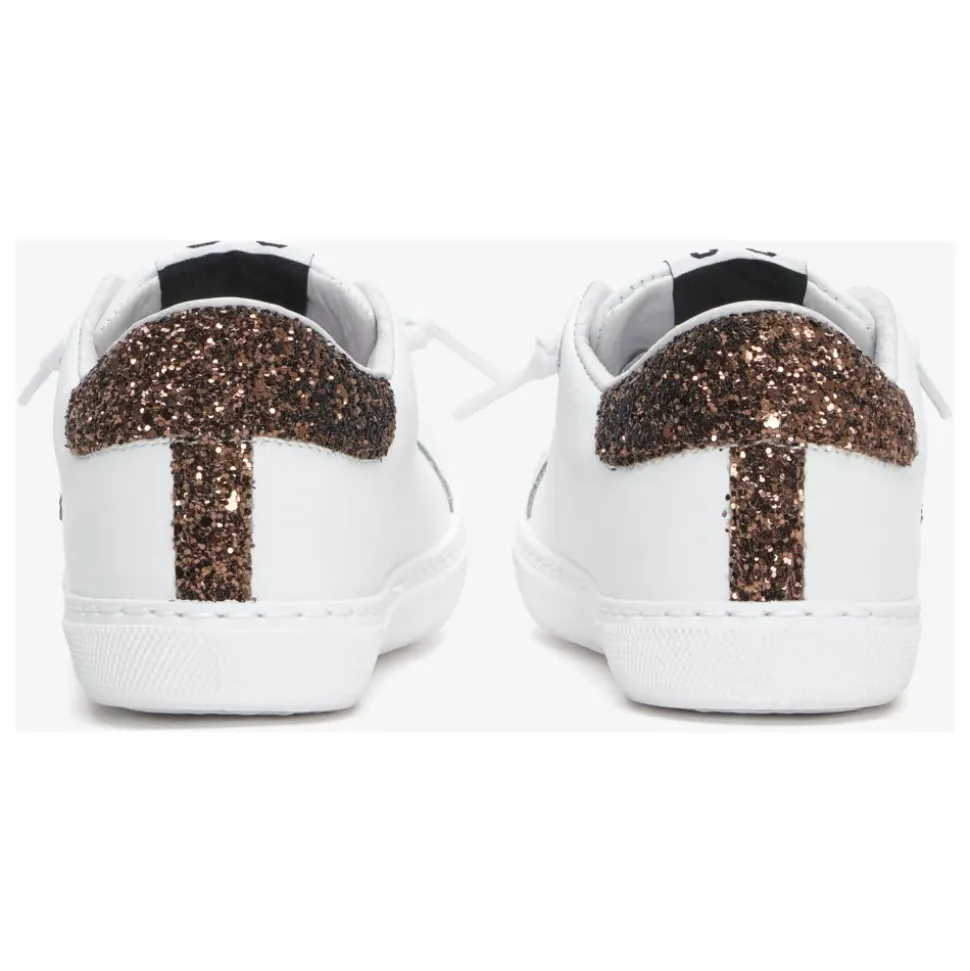 Weiße Ledersneakers mit Glitzerbronze-Details