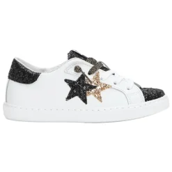 Weiße Ledersneakers mit Schwarzen und Goldenen Glitzerdetails