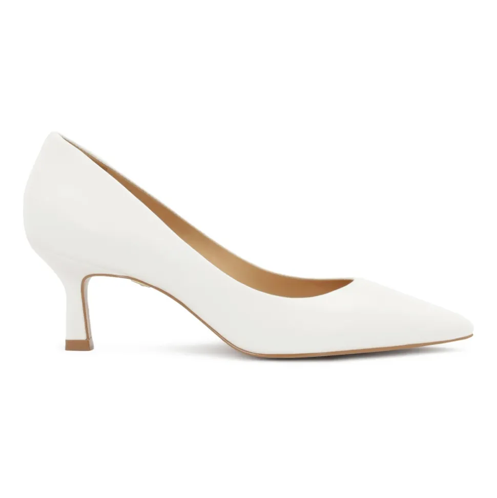 Weiße niedrig-ferse pumps aus der Hochzeitskollektion