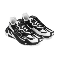 Weiße Sneakers mit Logopatch