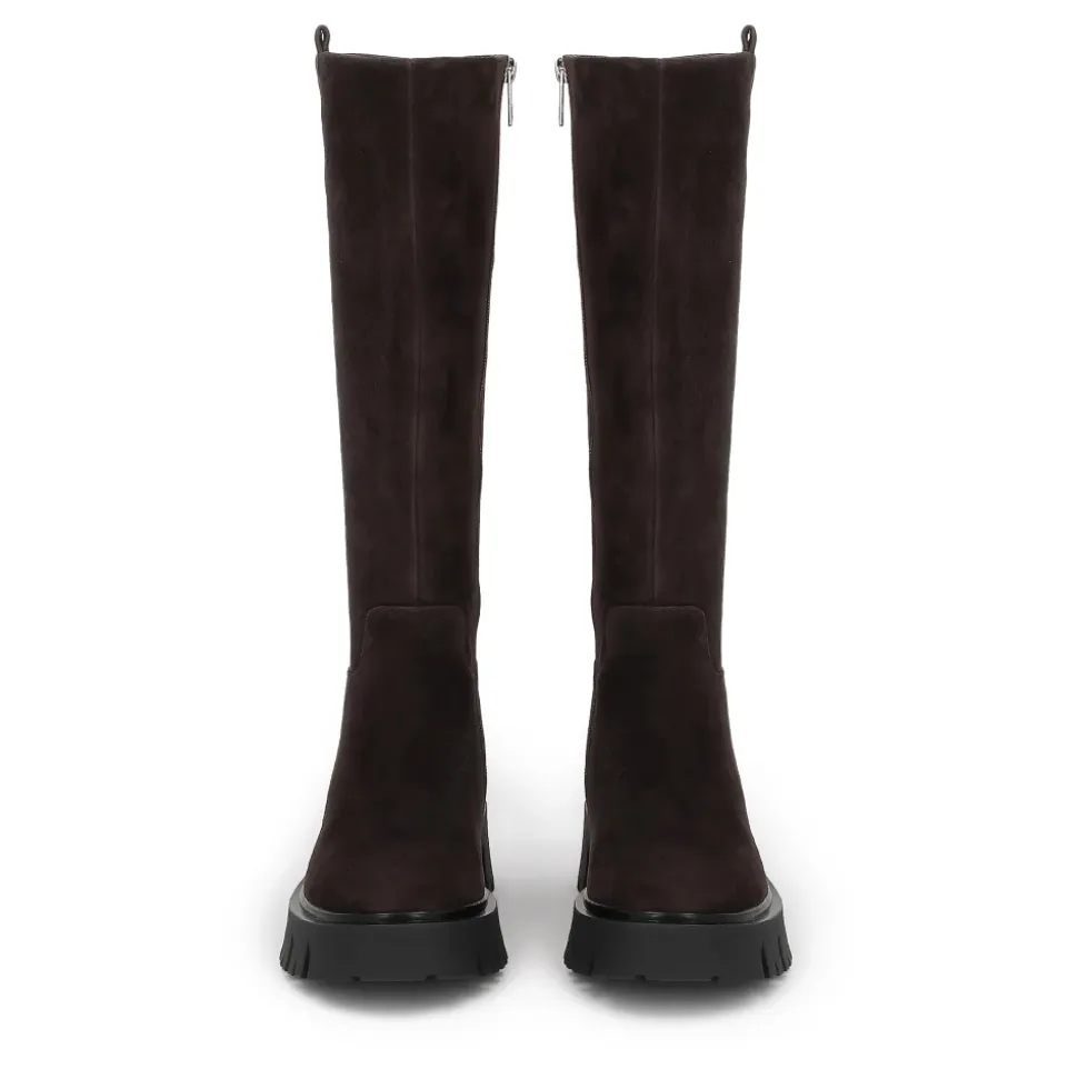 Wildlederstiefel auf dicker Sohle