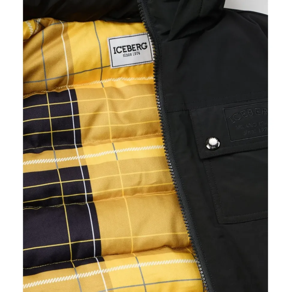 Windbreaker mit Kapuze und Ton-in-Ton-Reißverschlusstaschen