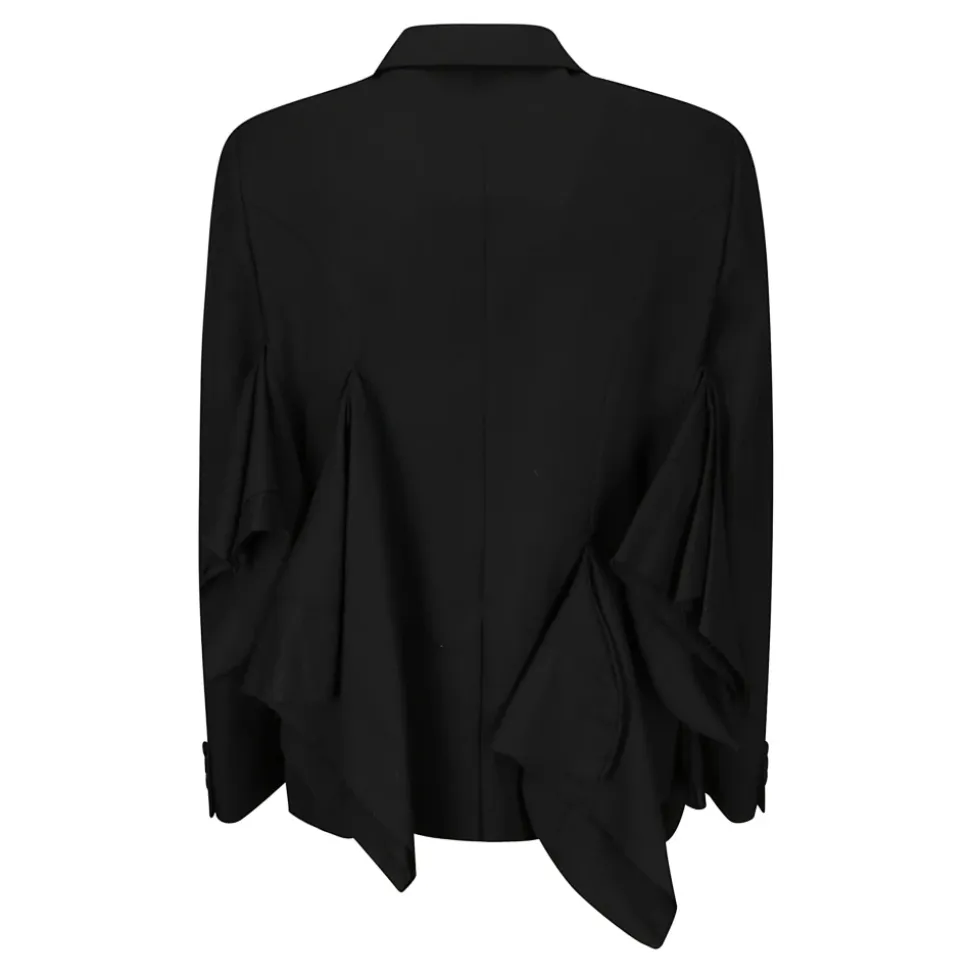 Wolljacke mit Stoffapplikationen