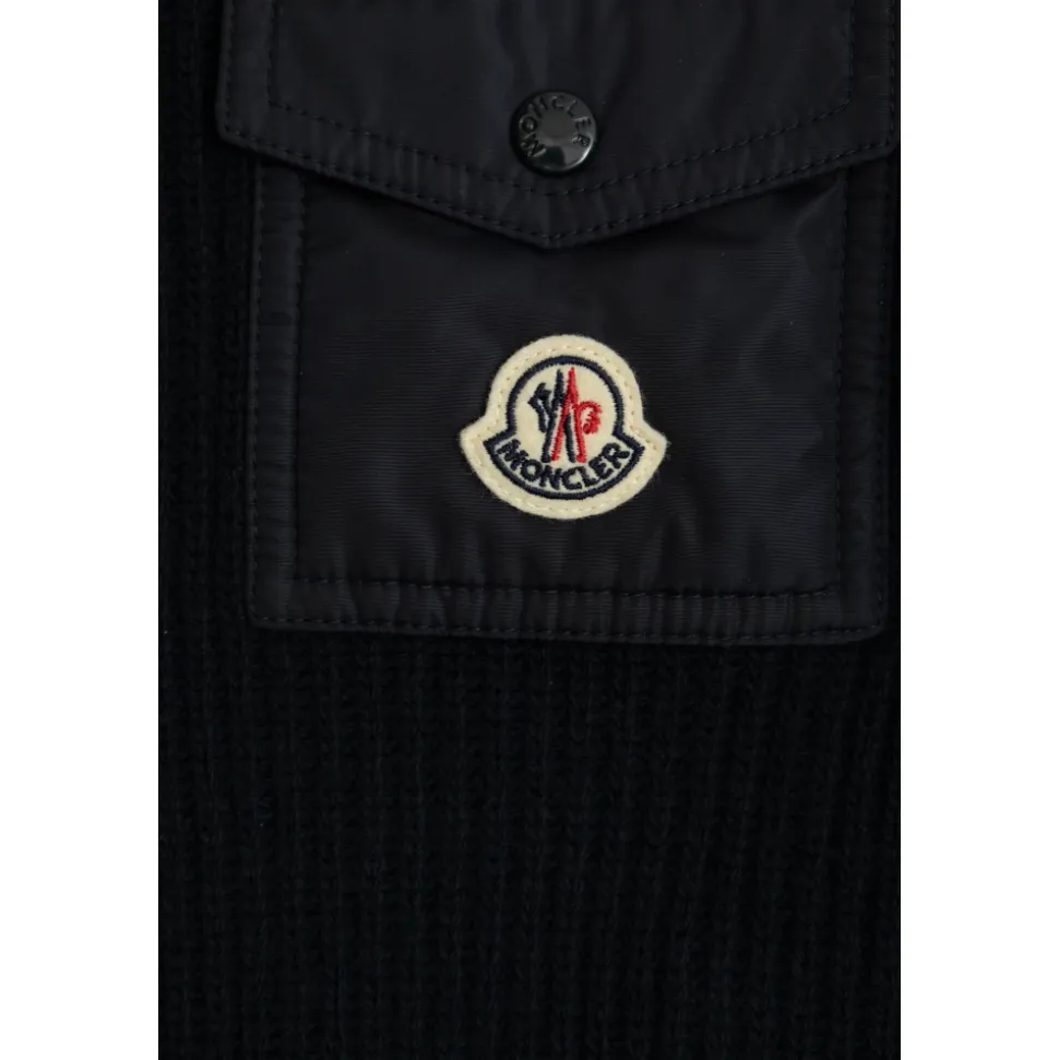Wollpullover mit Tasche
