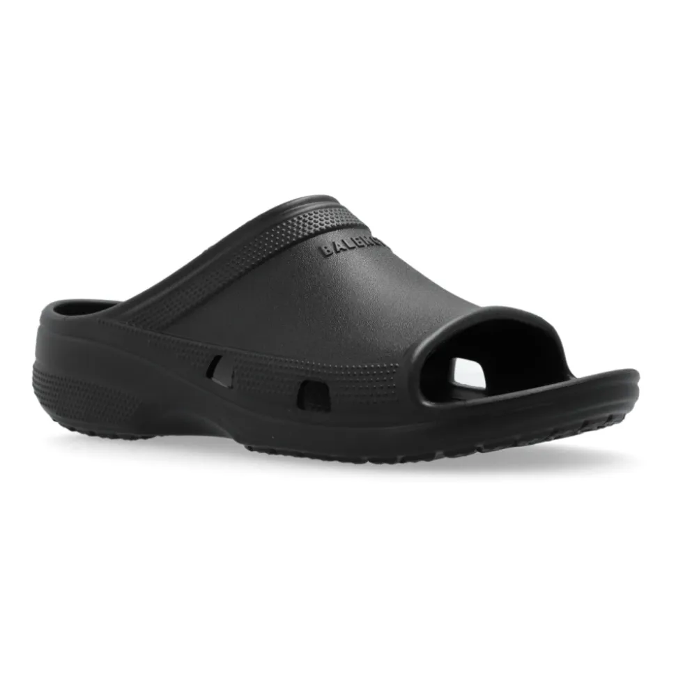 x Crocs