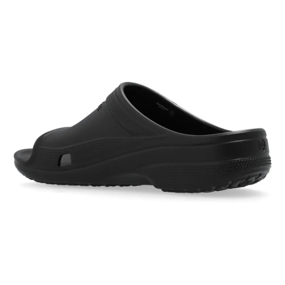 x Crocs