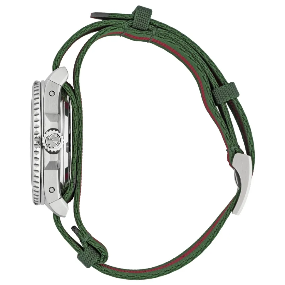 YA136364 - Dive 40 mm Edelstahlgehäuse, schwarzes Zifferblatt, Keramiklünette, Nato grün-rot-grünes Armband, Automatikwerk