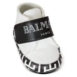 Zweifarbige Sneaker mit Vintage-Logo