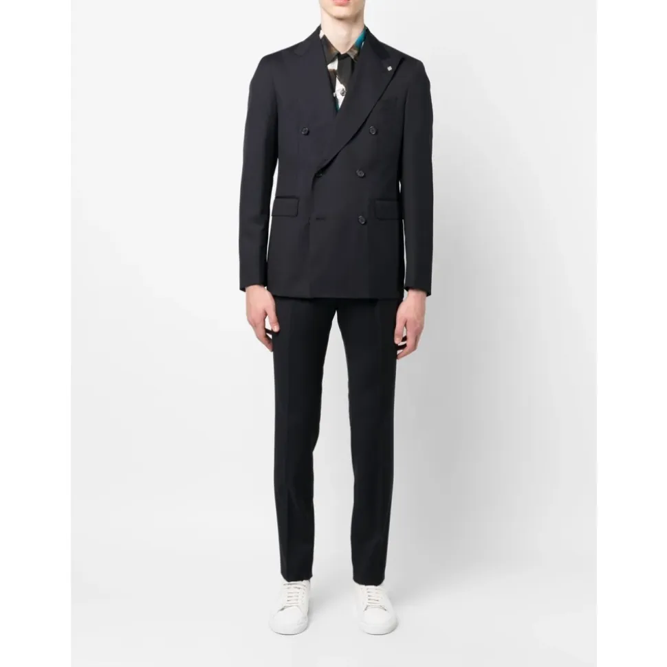 Zweireihiger Blazer mit klassischer Hose