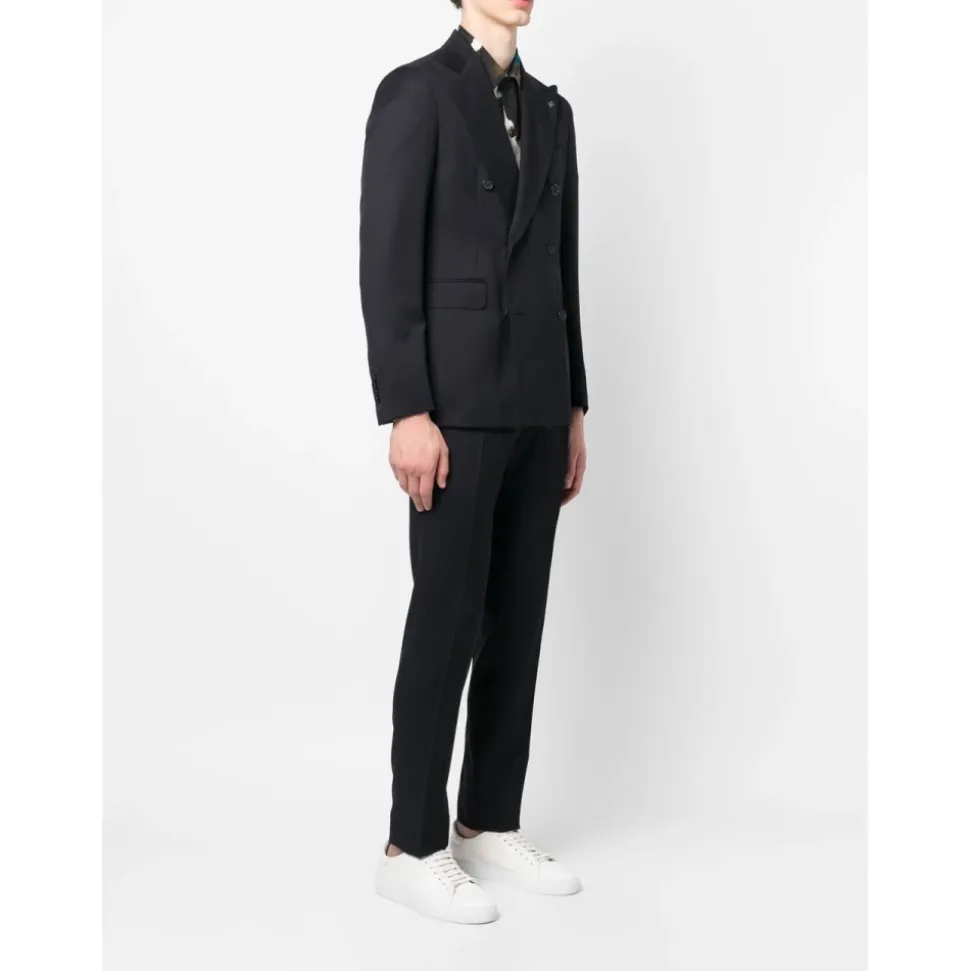 Zweireihiger Blazer mit klassischer Hose